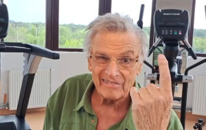 Florin Piersic, mesaj optimist pentru fani după problemele de sănătate: „Ne vom reîntâlni curând” 2 454648073 1080477044082811 2546954266532789138 n