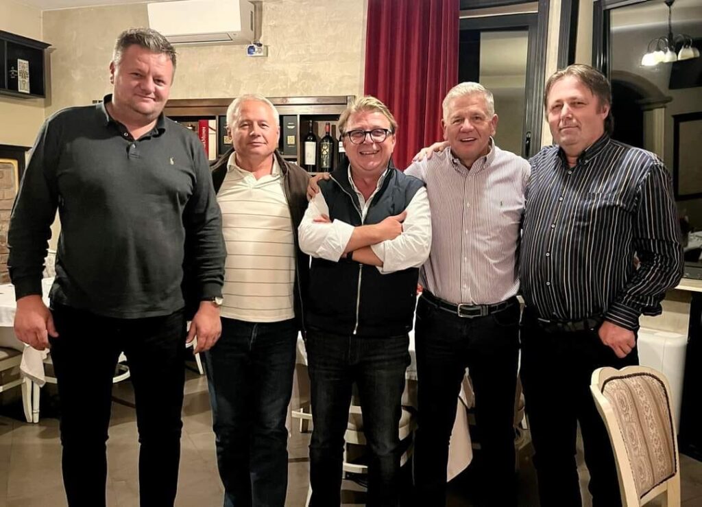 9c1941ff 7f00 45b0 b7dc 2ede98a602b2