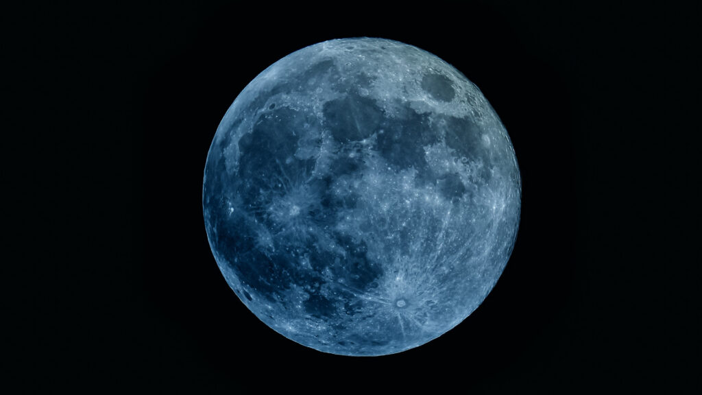 Fenomen cosmic rar: când să privești „Superluna Albastră” din August IMG 9098