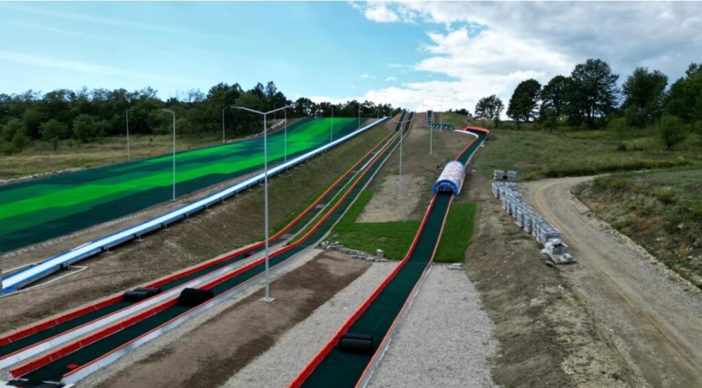 Cea mai lungă pârtie de schi artificială din România, deschisă în Gorj eer
