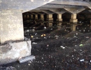 exclusiv imagini de sub planseul de la piata unirii care sta sa se prabuseasca nicusor dan si daniel baluta merg in inspectie 923993