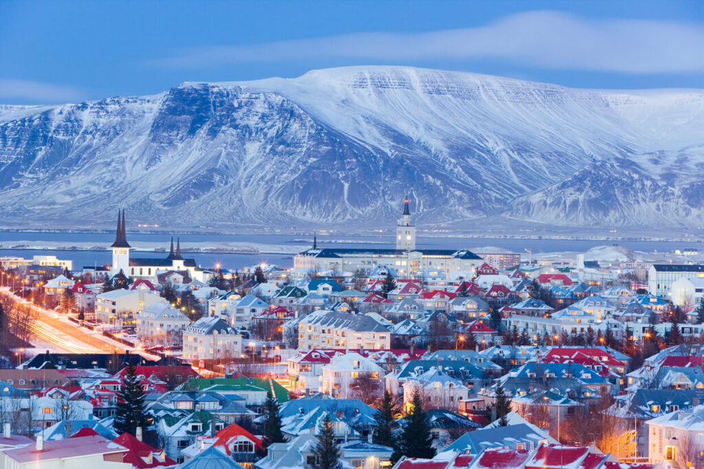 Ce țară prosperă după adoptarea săptămânii de lucru mai scurte? reykjavik iceland travel 1
