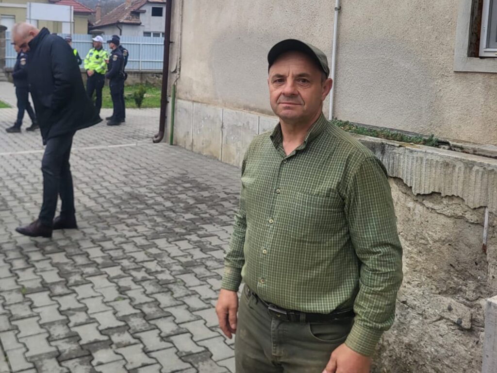 Fetițele dispărute ieri din Târnăveni găsite de un pădurar, după 36 de ore 1 padurar aurel frandes